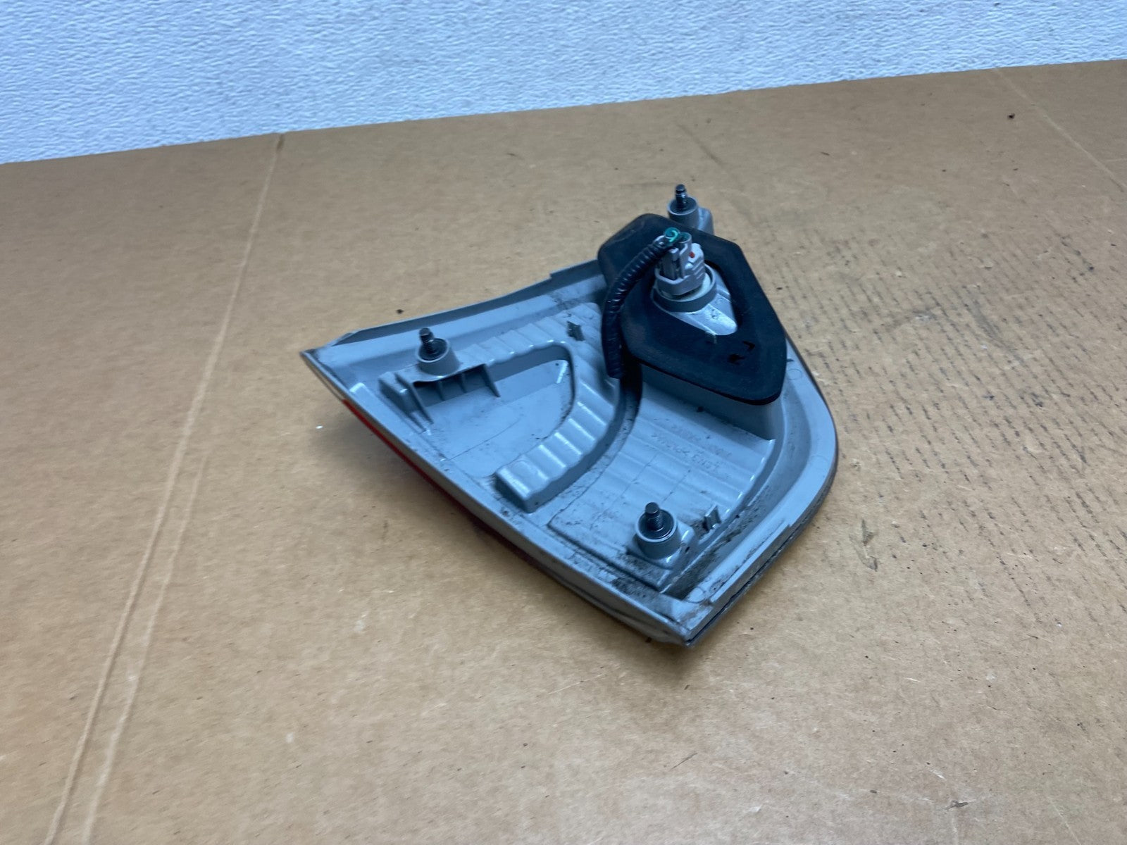 2013 to 2016 Nissan Pathfinder Right Passenger Inner Tail light AD9090 DW4
