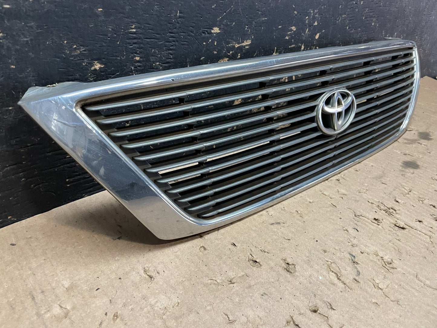 1995 1996 1997 Toyota Avalon Front Upper Grill Grille OEM Z5590 DG1