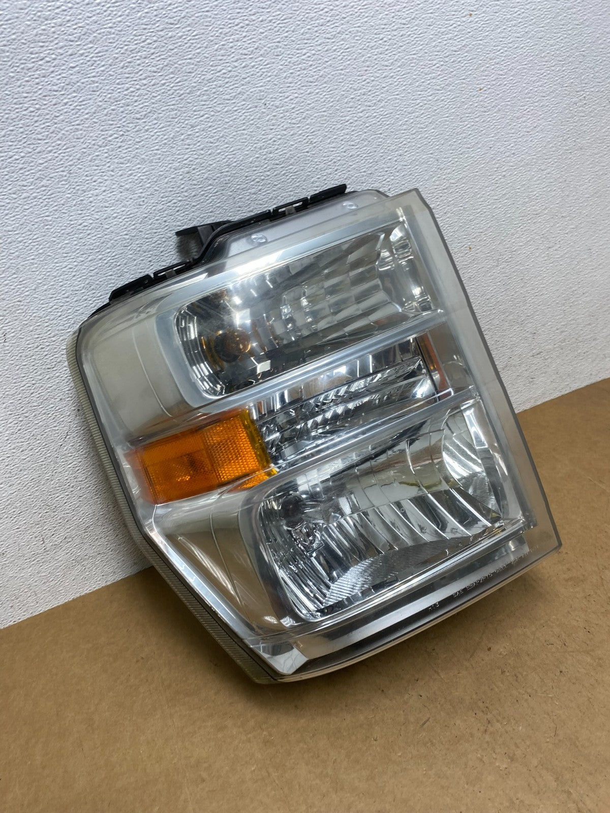 2008-2014 Ford Econoline E150 E250 E350 Right Passenger Headlight AE3063 DW2
