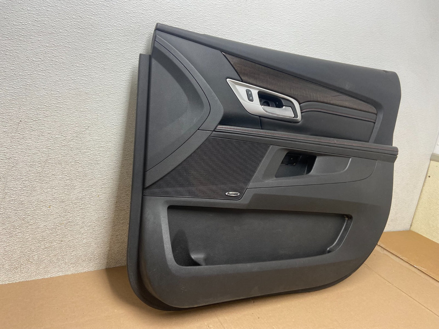 2012 to 2015 Chevrolet Equinox Front Right Passenger RH Door Panel R4914 DG2
