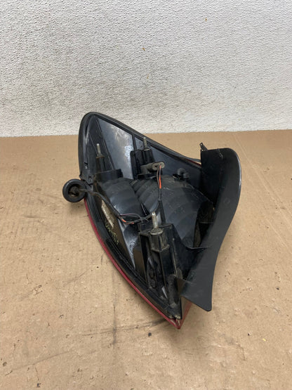 2000 to 2003 Ford Taurus Right Passenger Rh Side Tail Light AG4787 LK6