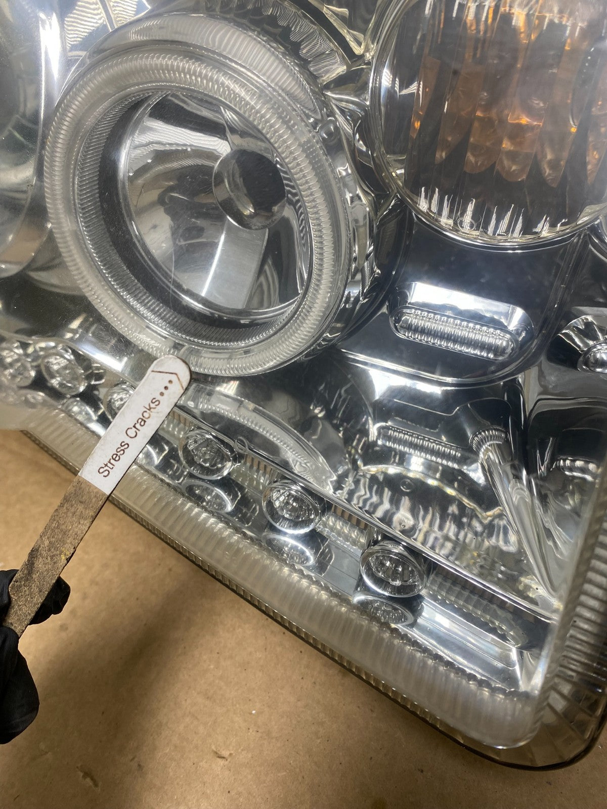 2005 2006 2007 Chrysler 300 Left+Right LED Dualr Ring Headlights ah8203 DG6