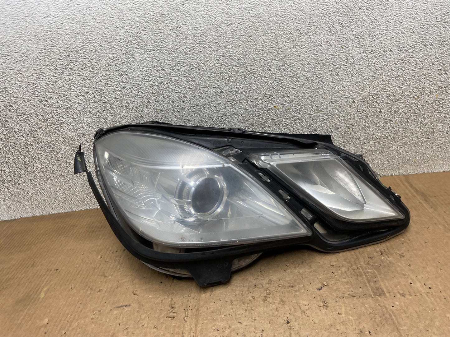 2010-2013 Mercedes E Class E350 E550 Left Driver LH Halogen Headlight AD2456 DW0