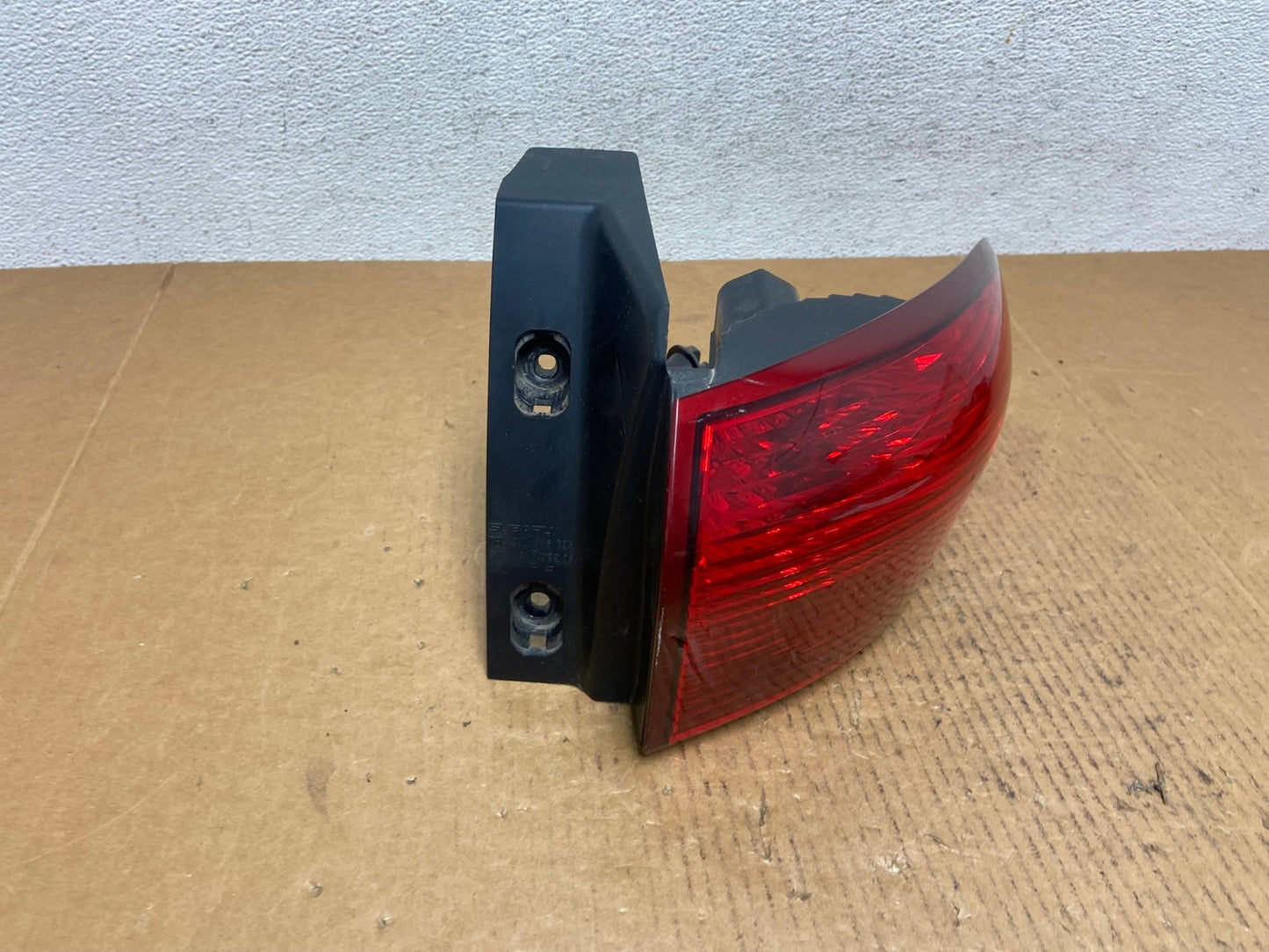 2006-2007 Subaru Tribeca B9 Right Passenger Rh Side Tail Light AE0472 LK2
