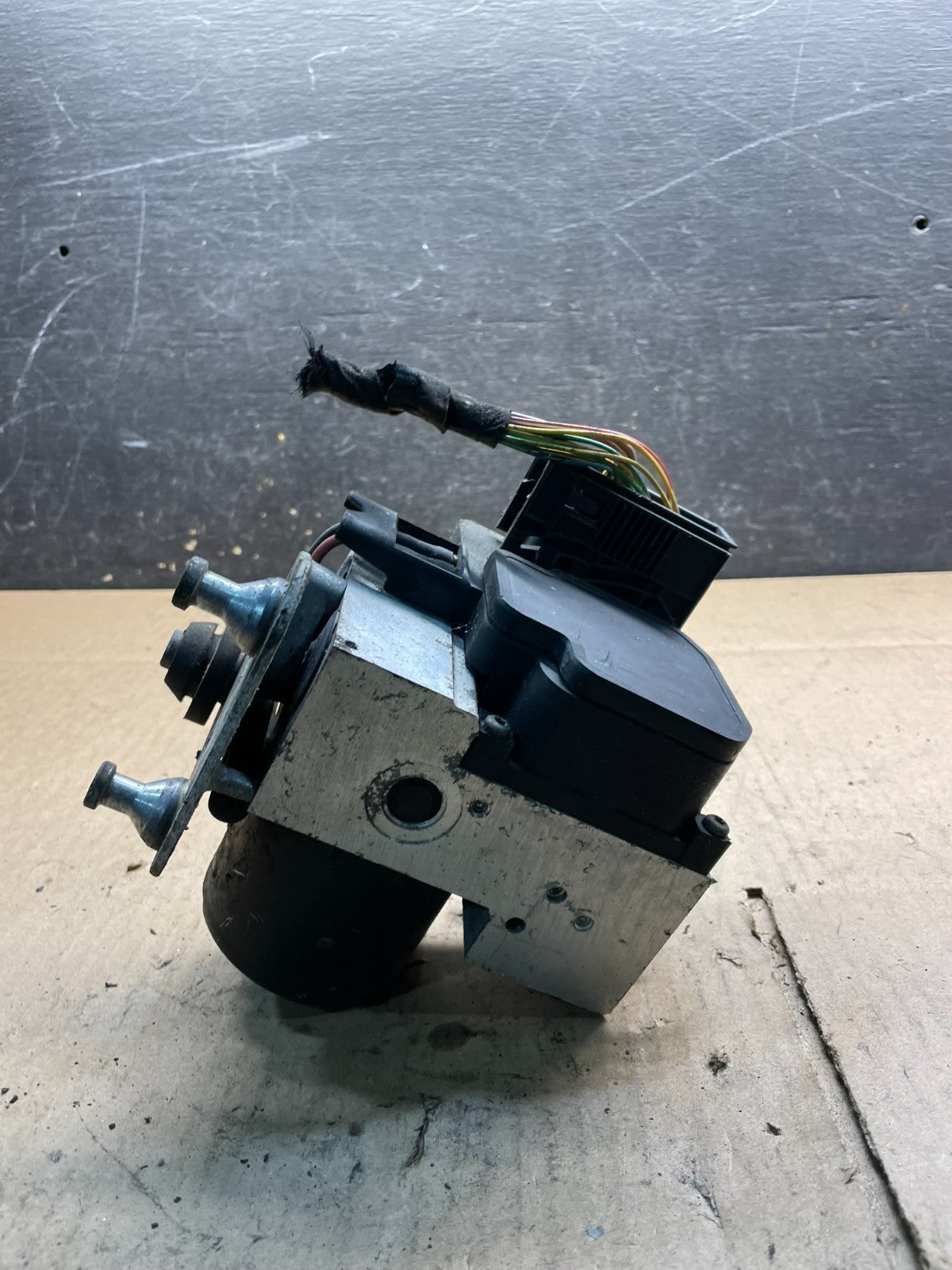 1998 1999 Mercedes E300 E320 ABS Anti Lock Brake Pump Module v9083 DG3