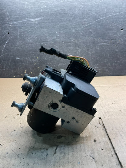 1998 1999 Mercedes E300 E320 ABS Anti Lock Brake Pump Module v9083 DG3
