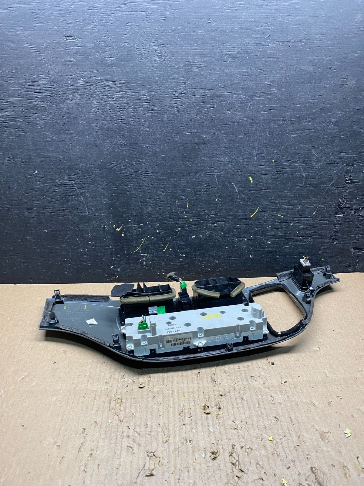 2005 to 2010 Honda Odyssey Radio Climate Control Dash Trim Bezel T1550 DG4