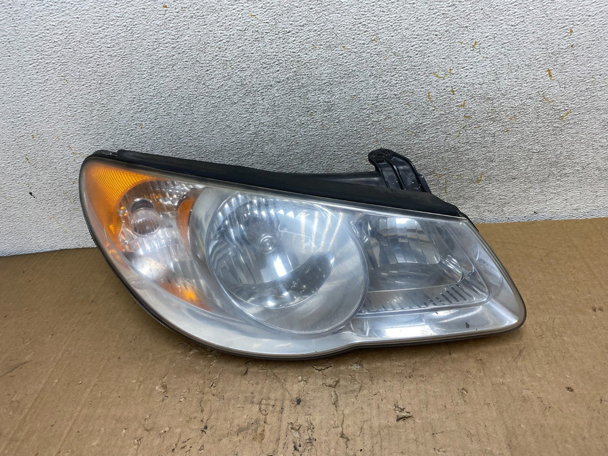 2007 2008 2009 2010 Hyundai Elantra Right Passenger Side Headlight AI9292 LK0