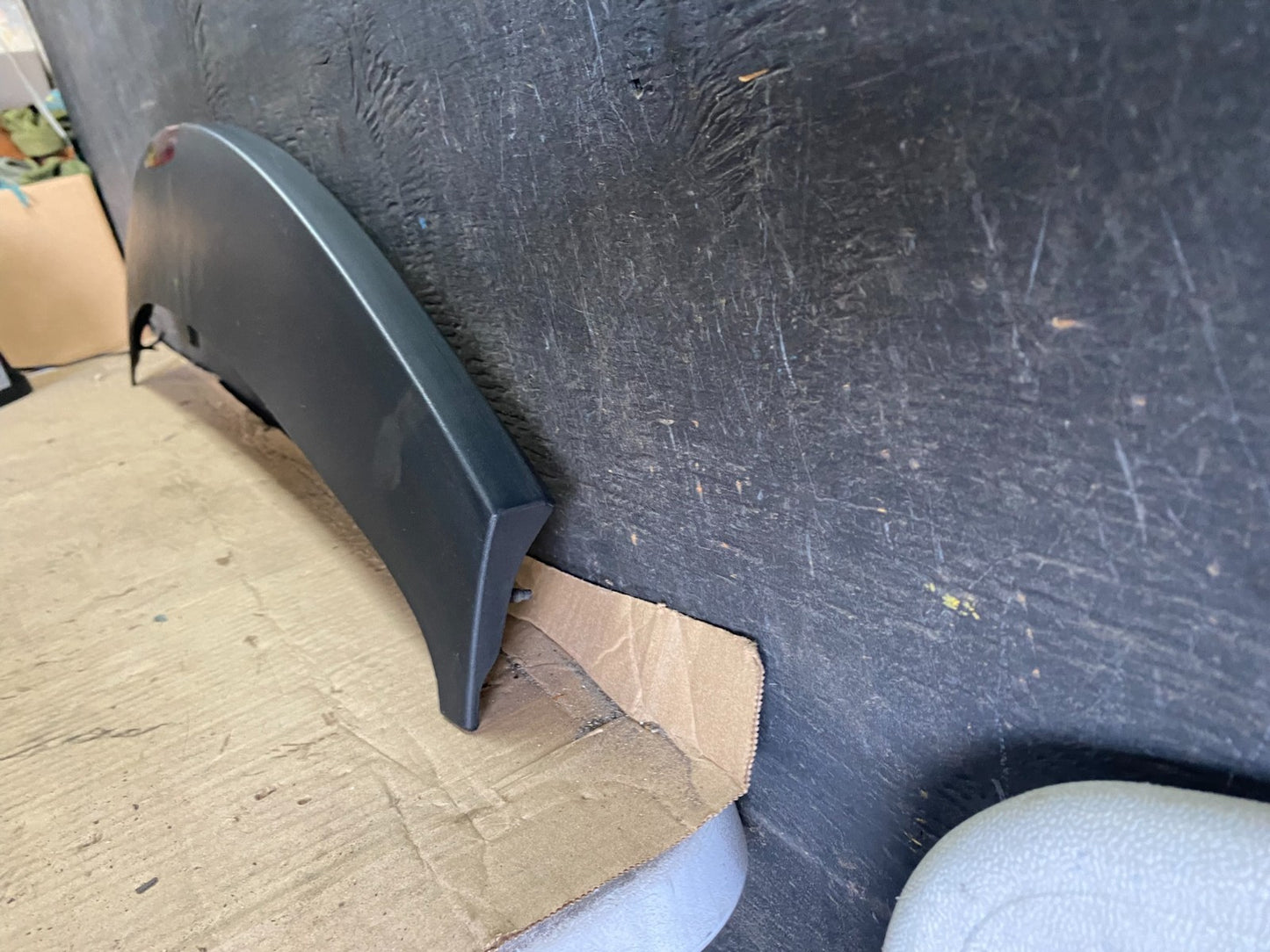 2004 to 2008 Chrysler Pacifica Rear Trunk Hatch Spoiler Wing OEM p3753 DG1