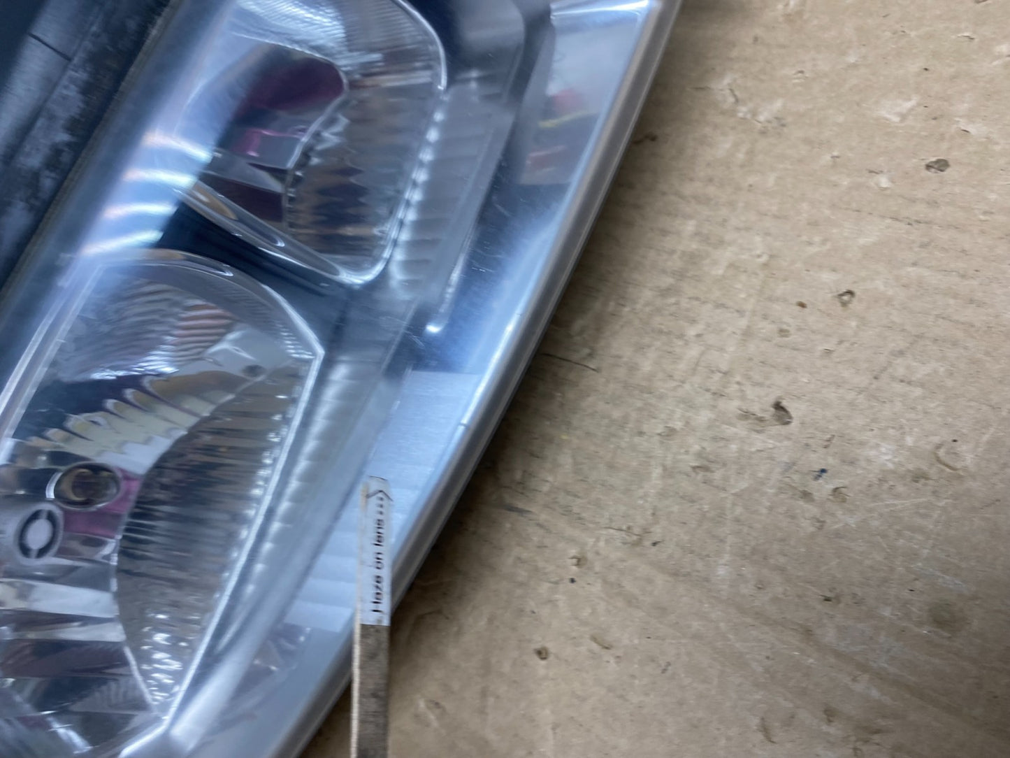 2005 to 2007 Volvo XC70 V70 Right Passenger RH Headlight AF7383 DW4