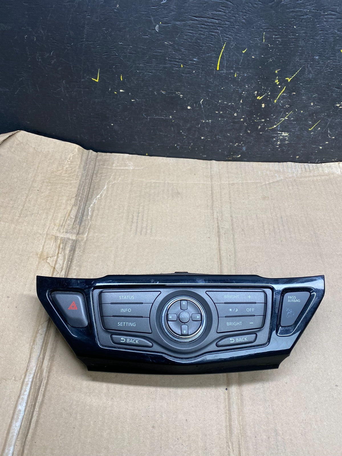 2013 to 2018 Nissan Pathfinder Radio Audio Information Control OEM X2006 DG0