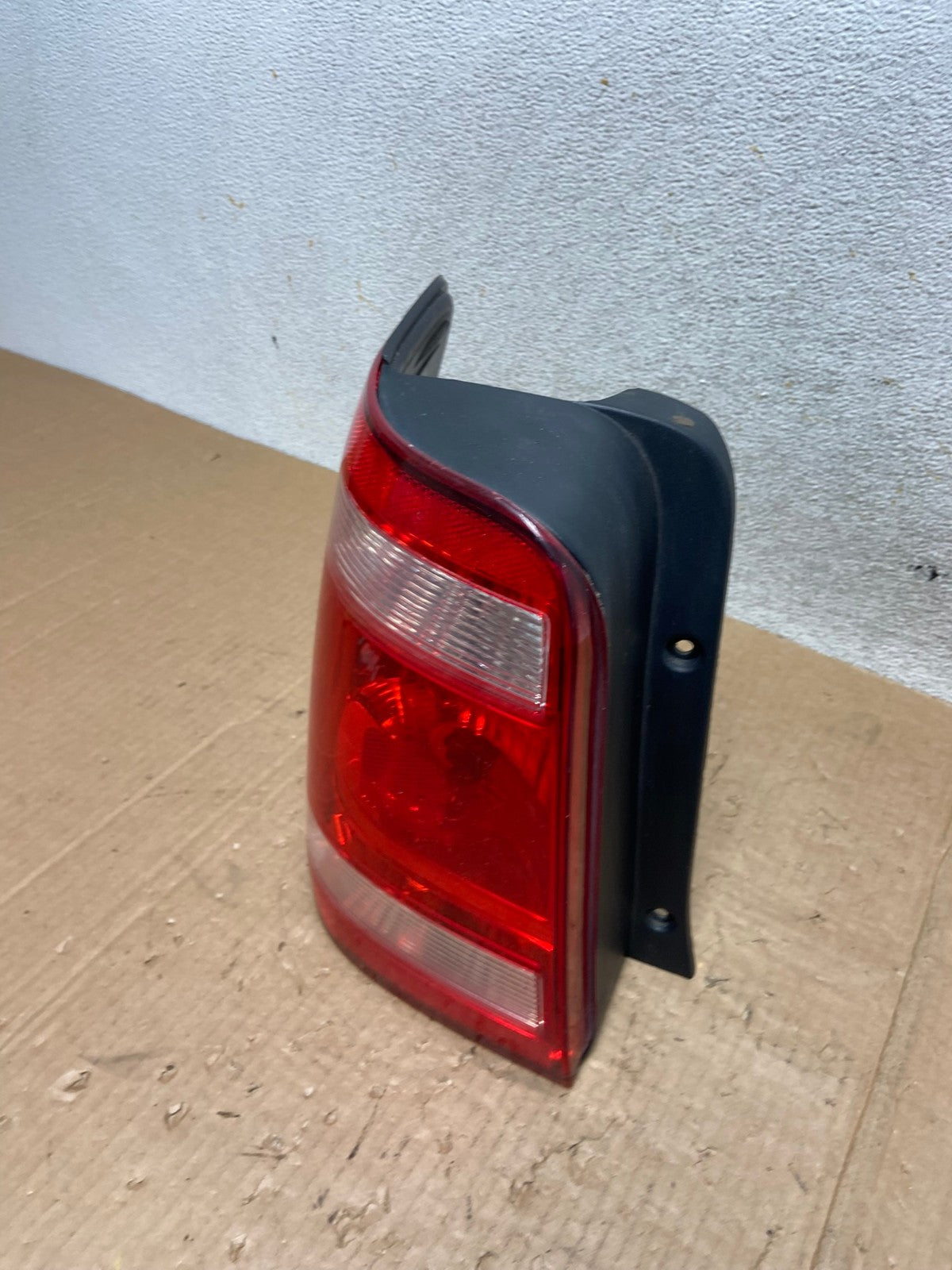 2008 to 2012 Ford Escape Left Driver LH Side Tail Light AI5585 LK1