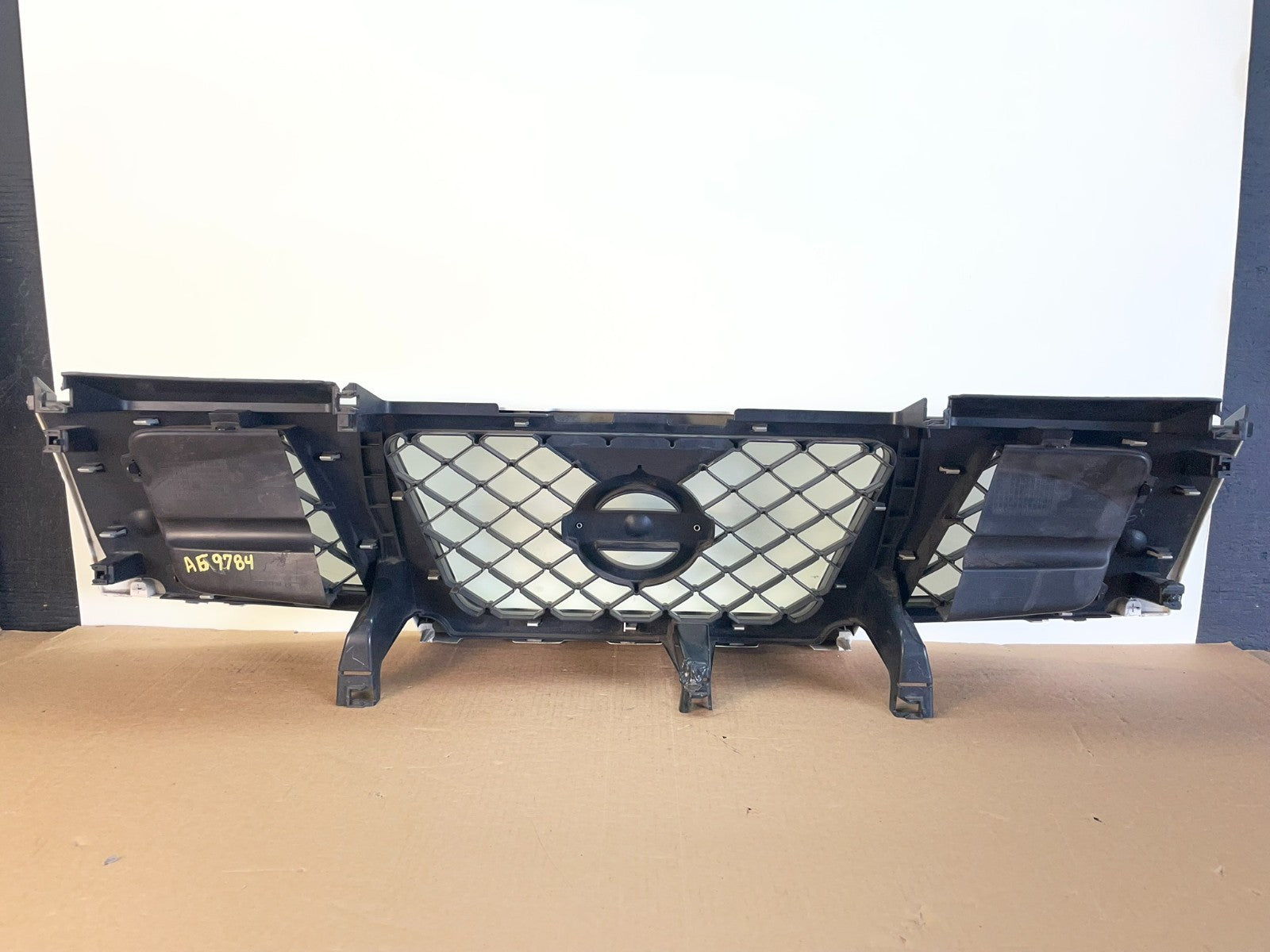 2008-2015 Nissan Armada Front Upper Grill Grille AG9784 DG7