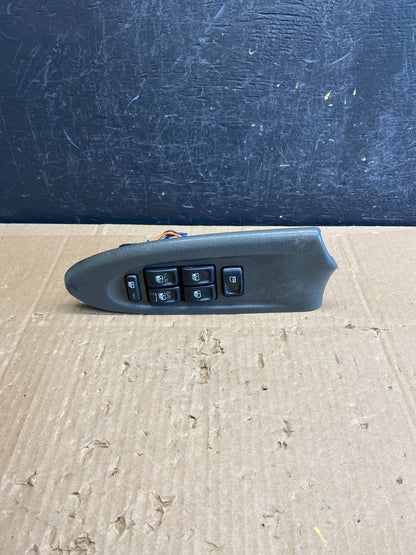 2002-2005 Chevrolet Trailblazer Left Driver Window Control Switch AD2337 DG1