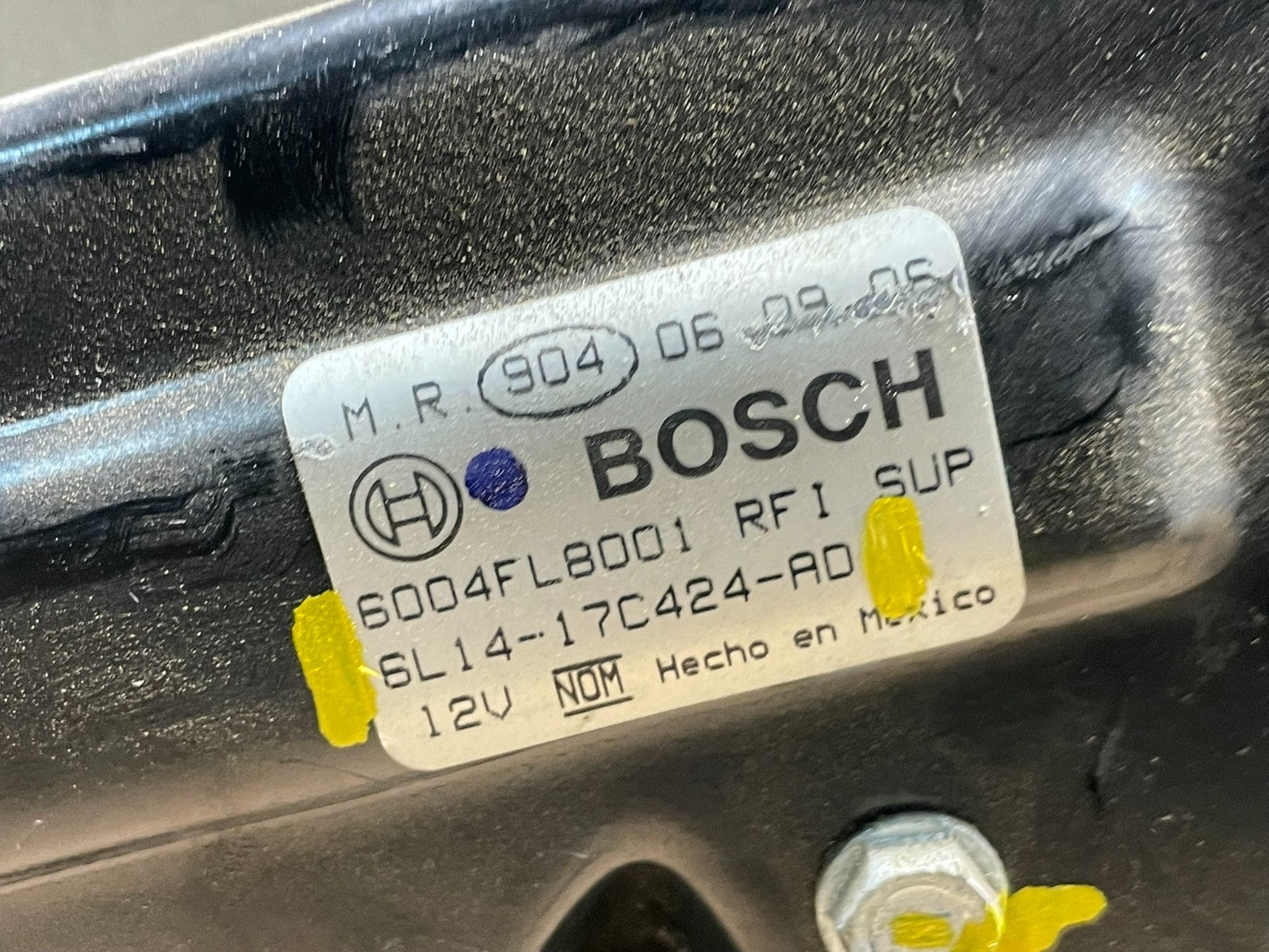 2003 to 2008 Ford Expedition Navigator Rear Windshield Wiper Motor V9200 DG6
