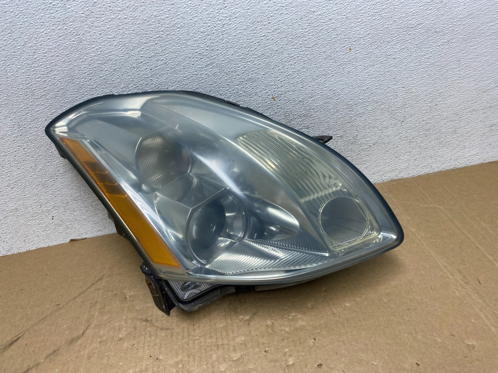 2004 2005 2006 Nissan Maxima Right Passenger Side Headlight Xenon AG0475 DW0