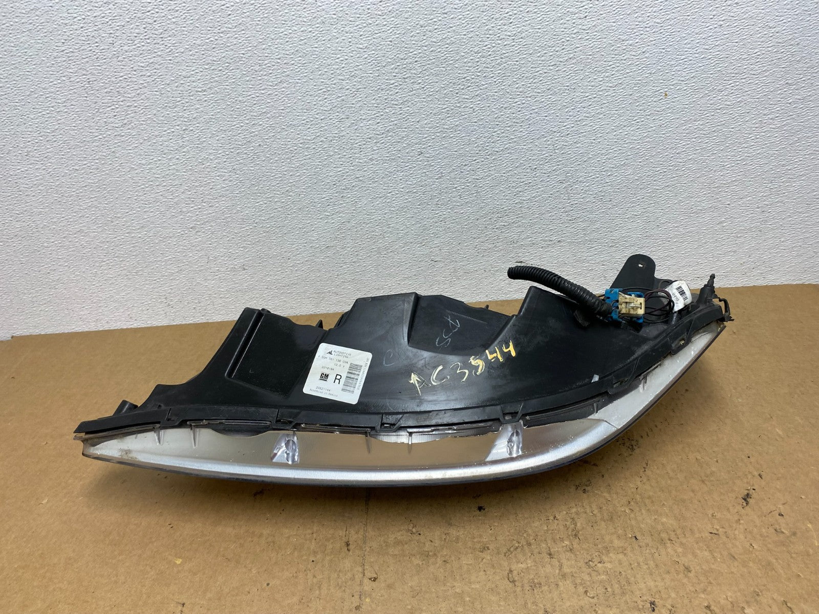 2005 to 2009 Pontiac G6 Headlight Right Passenger Rh Side Halogen Oem AC3544 DW7
