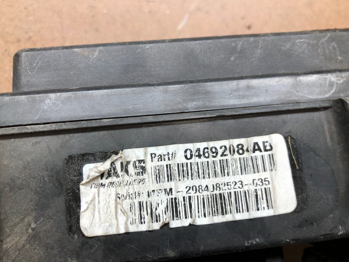 2006 Jeep Grand Cherokee Integrated Power Fuse Box Body Control Module R6373 DG4