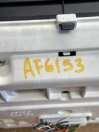 2004 2005 Toyota Sienna Speedometer Cluster Gauge AF6153 DG7