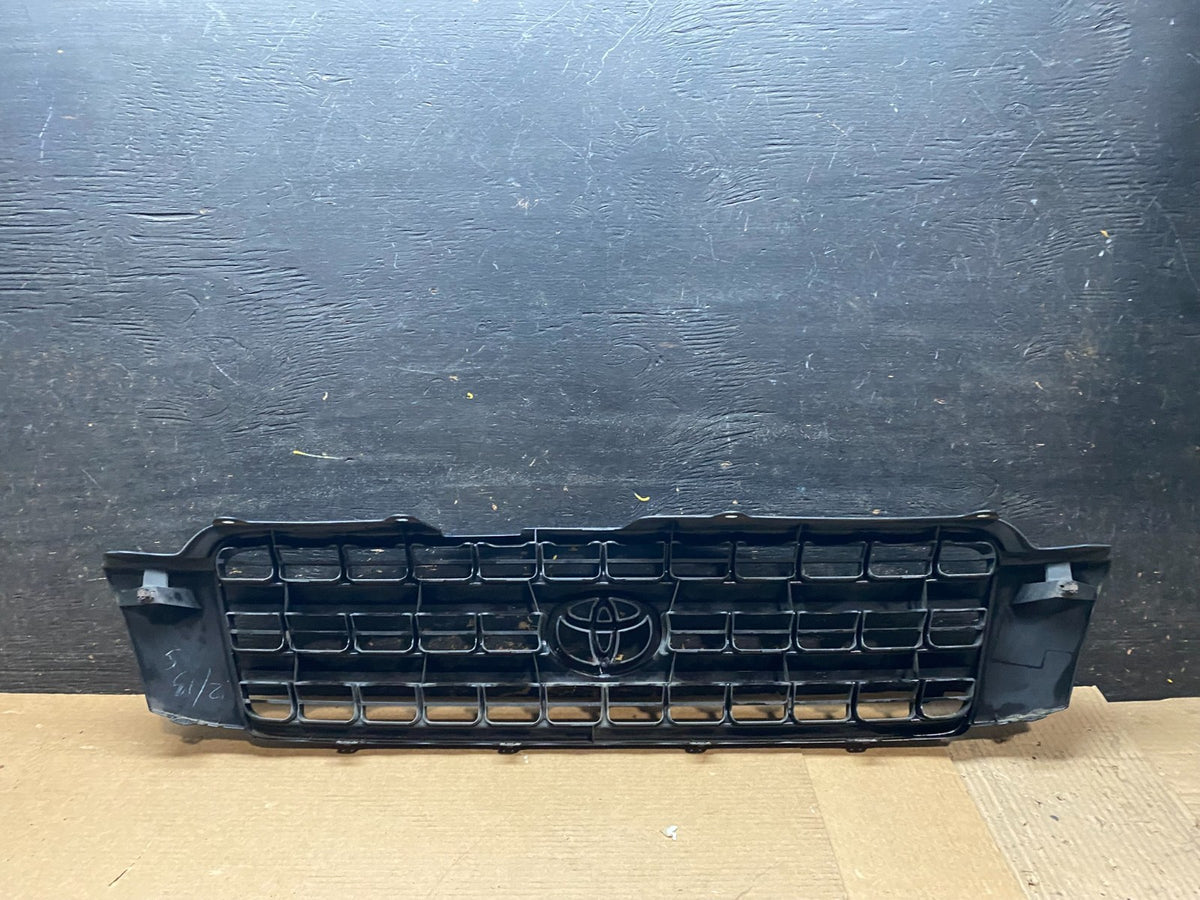 2001 to 2003 Toyota Highlander Front Upper Grille Grill With Emblem V6961 DG6