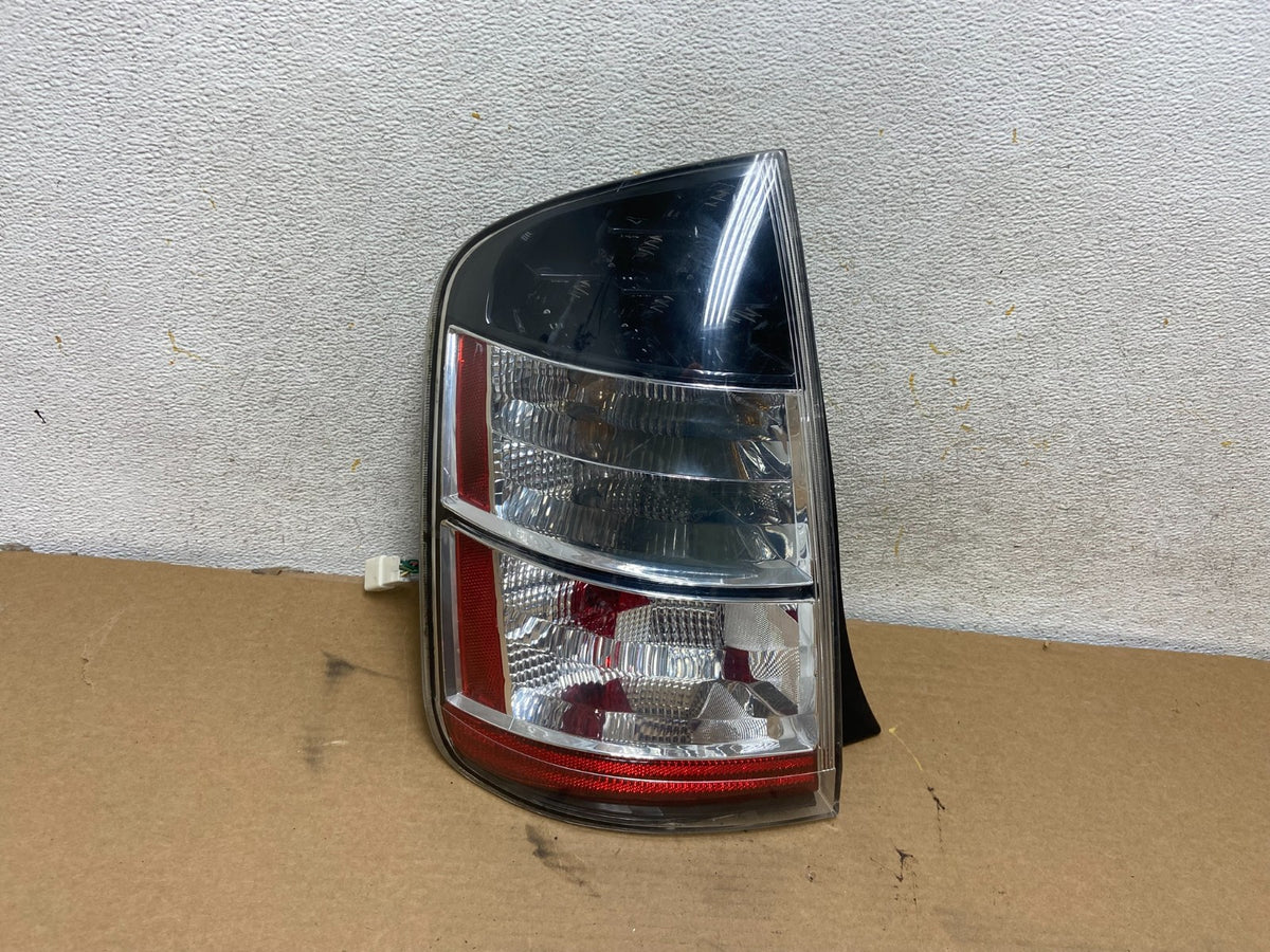 2004 2005 Toyota Prius Tail Light Left Driver Lh Side AH4456 DW0