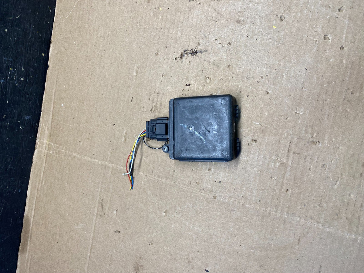 2016 to 2017 Nissan Pathfinder Rear Blind Spot Monitor Sensor Unit r2565 DG0