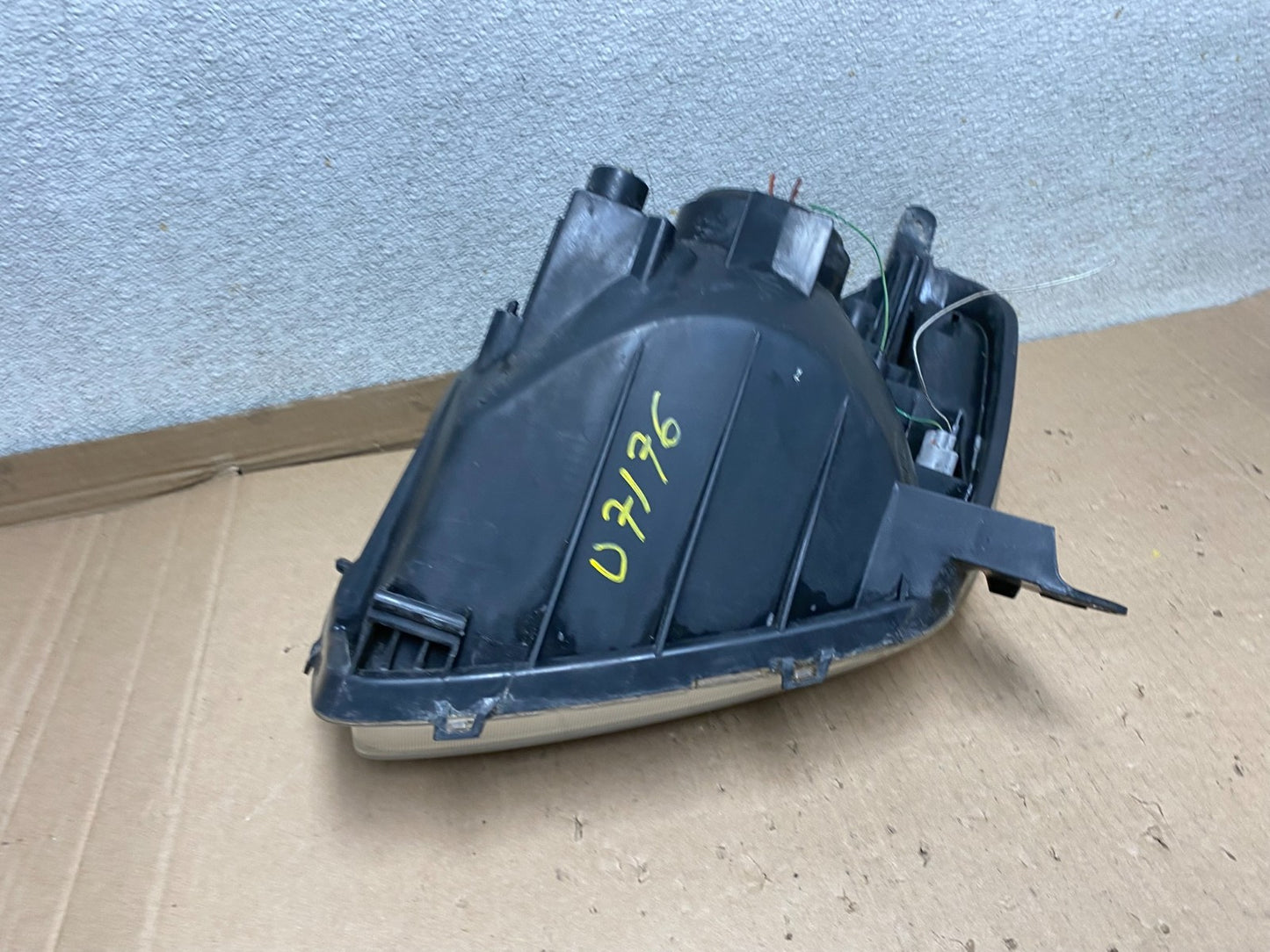 2001 - 2003 Toyota Rav4 Right Passenger RH Side Headlight Halogen Oem U7176 DW8