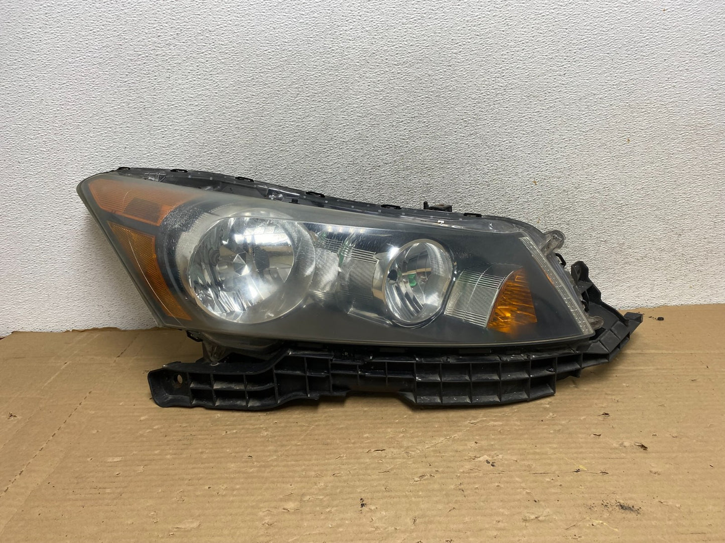 2008 to 2012 Honda Accord Sedan Right Passenger RH Headlight AG8212 DW0
