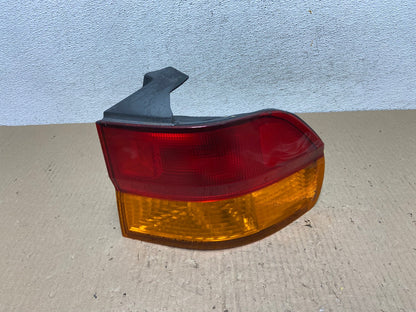 2002 2003 2004 Honda Odyssey Right Passenger Side Tail Light AE9817 LK0