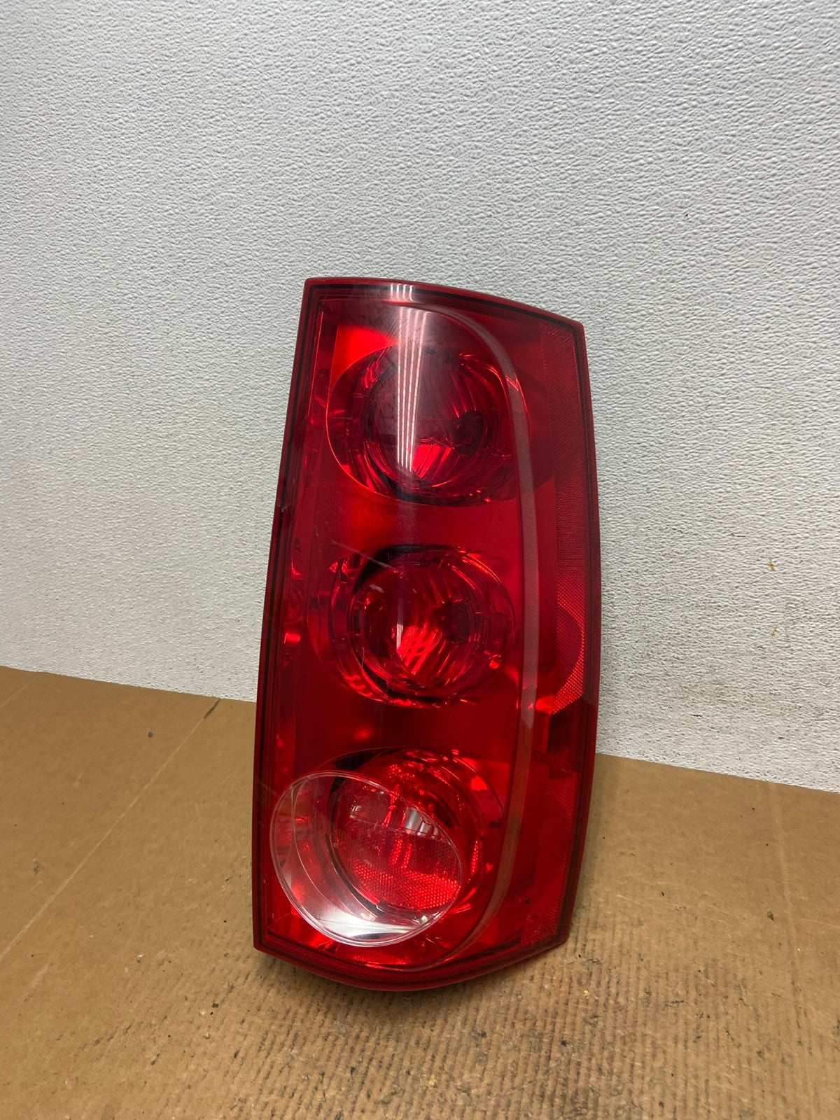 2007 to 2011 GMC Yukon Right Passenger RH Side Tail Light AE1458 LK0