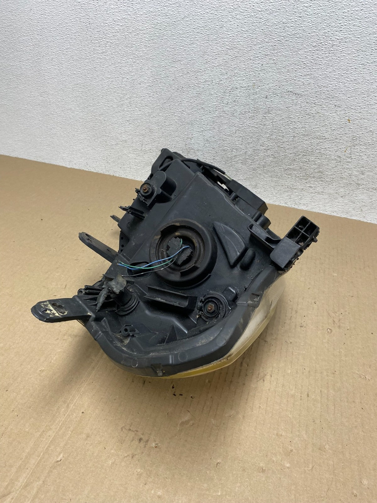 2008 to 2012 Nissan Versa Headlight Halogen Left Driver Lh Side AE7026 DW8