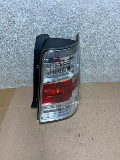 2008 - 2011 Mercury Mariner Right Passenger Side Tail Light AA0325 DW2