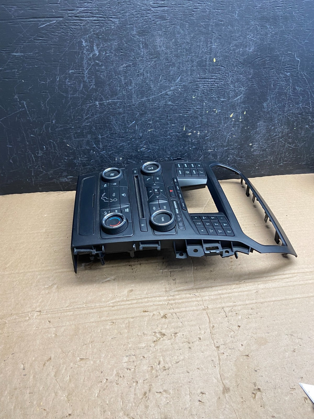 2016-2018 Ford Explorer Radio Heater Climate A/C Control Bezel Trim AF2068 DW2