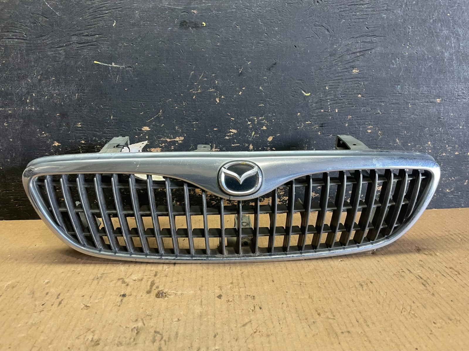 1998 1999 Mazda 626 Front Upper Grill Grille Oem AA5945 DG0