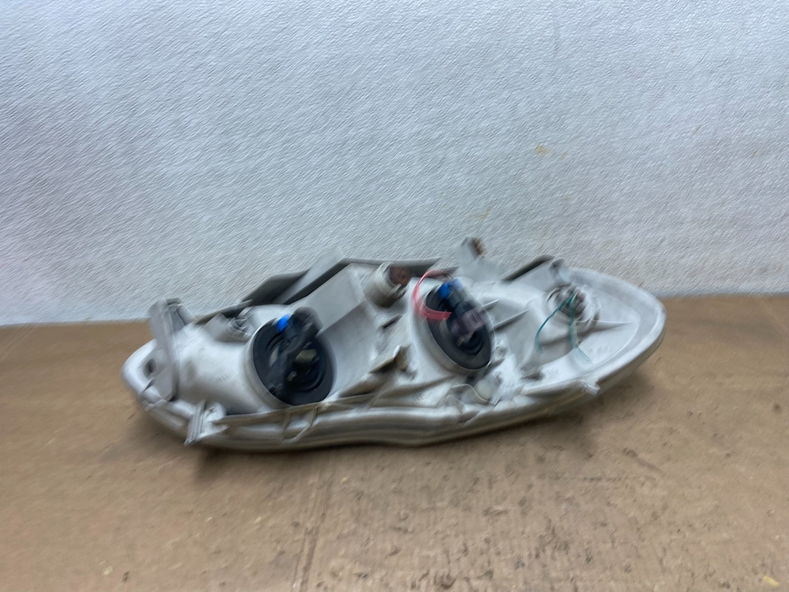 2003 to 2004 Toyota Corolla Left Driver LH side Headlight Oem Y7072 DW8
