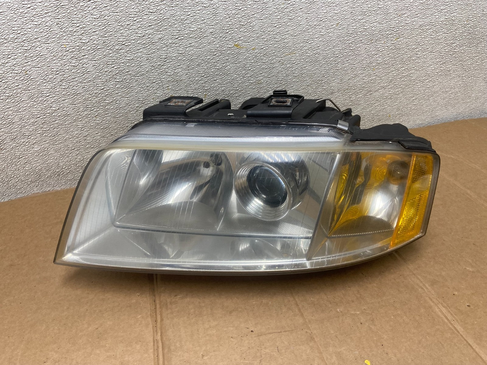 2002 to 2004 Audi A6 Left Driver LH Side Xenon HID Headlight OEM AA1123 DW0