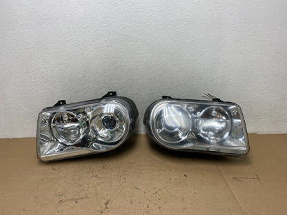 2005 to 2010 Chrysler 300C Left+Right Side Halogen Headlights AG4447 DW0