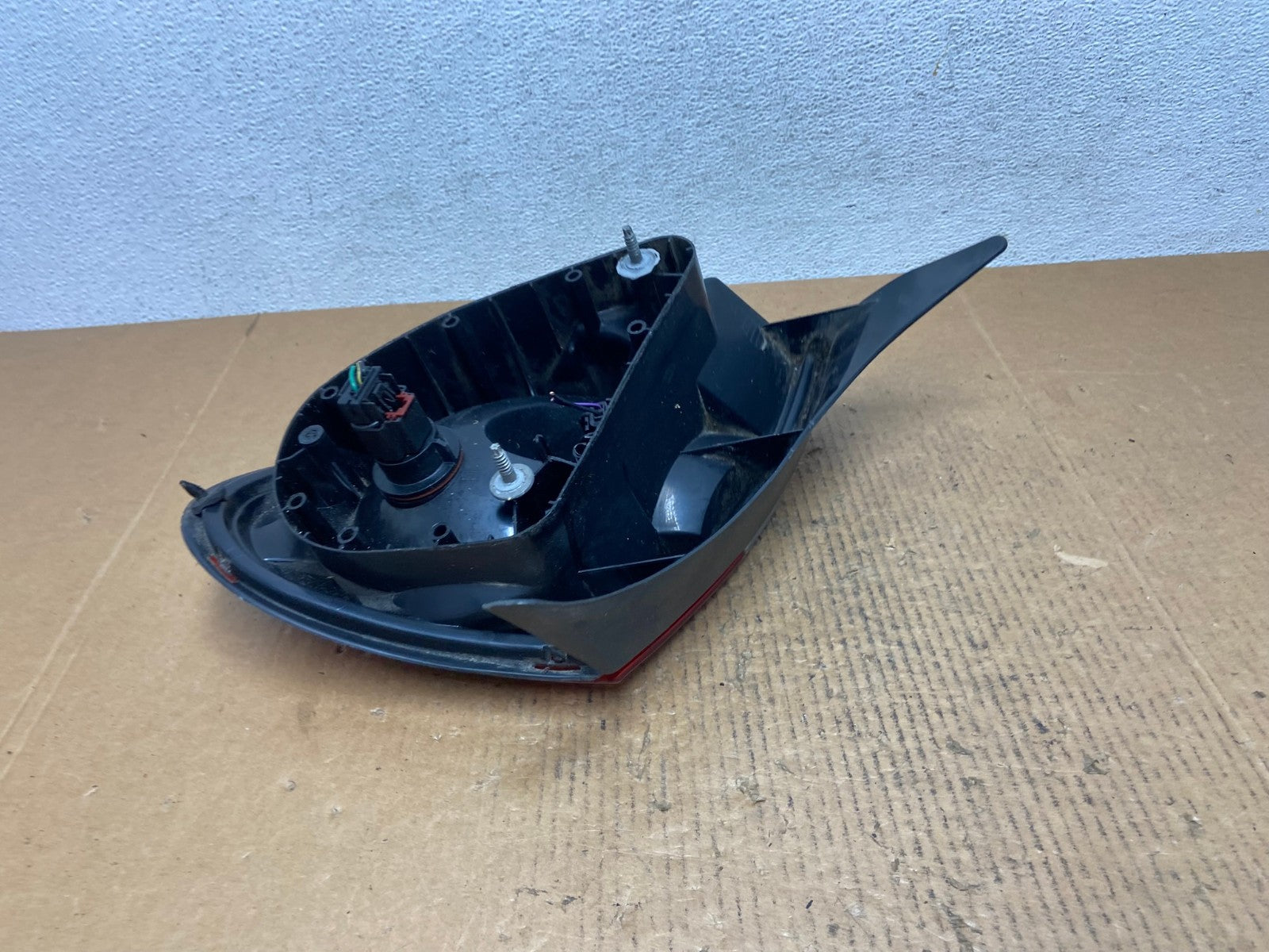 2000 2001 2002 Dodge Neon Left Driver LH Side Tail Light AE0224 LK4