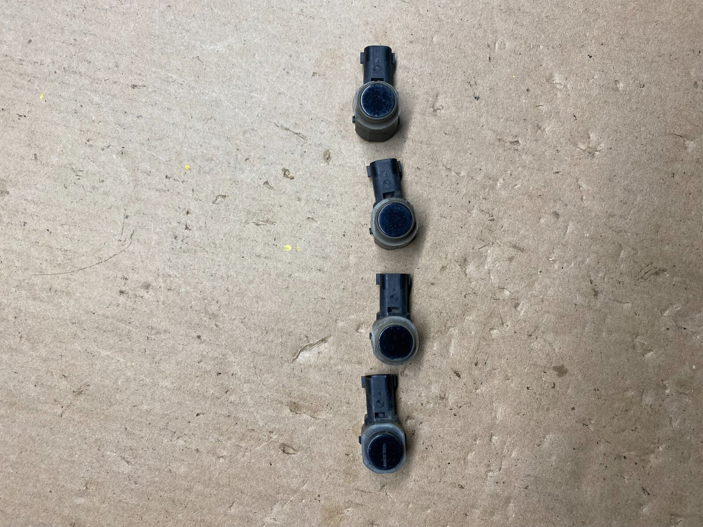 2011 - 2013 Ford Lincoln Rear Bumper Parking Sensor 4 pcs E1885 Oem DG15