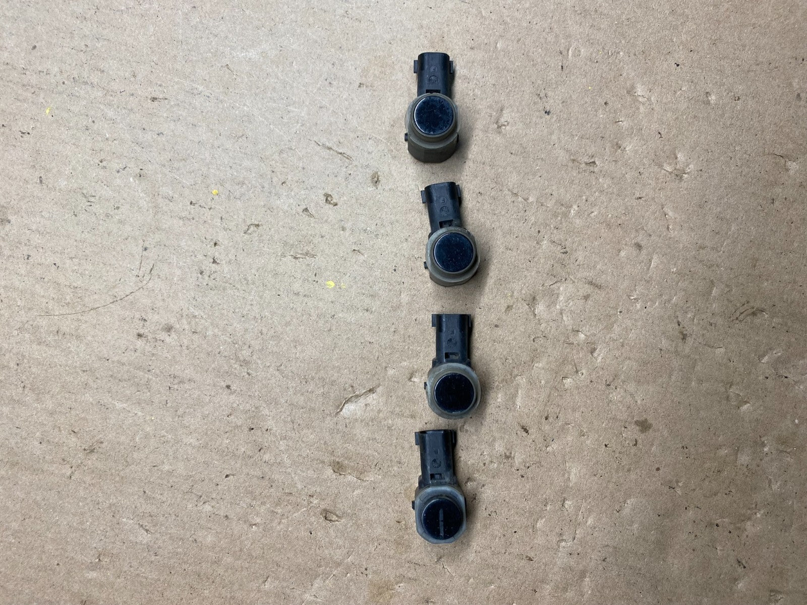 2011 - 2013 Ford Lincoln Rear Bumper Parking Sensor 4 pcs E1885 Oem DG15
