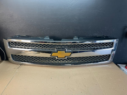 2007 to 2013 Chevrolet Silverado 1500 Front Chrome Grille Grill AE3618 DG0