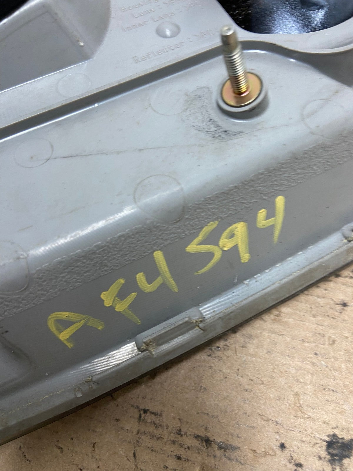 2004 to 2009 Lexus Rx350 RX330 Right Passenger Inner Tail Light AF4594 LK7