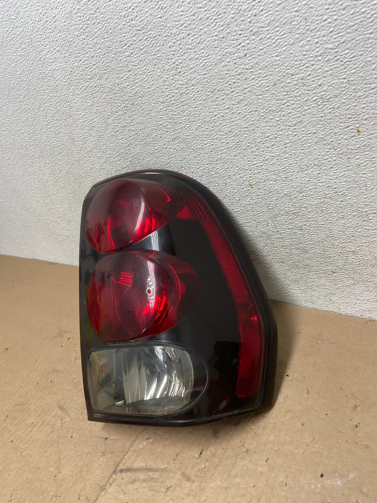 2002 to 2009 Chevrolet Trailblazer Right Passenger Rh Tail Light AG4926 LK1