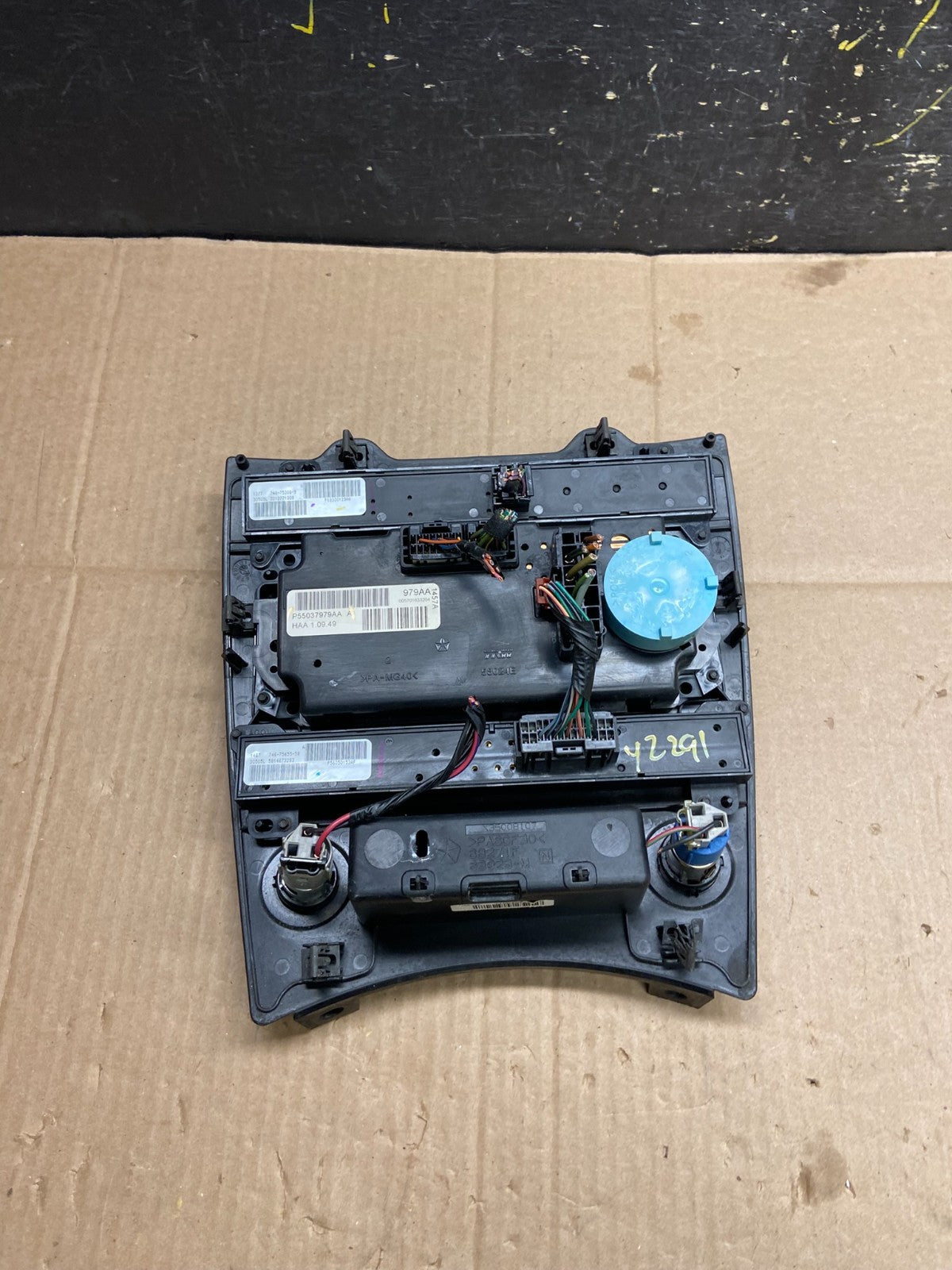 2005 to 2007 Jeep Commander Grand Cherokee A/C Climate Control Bezel Y2291 DG4