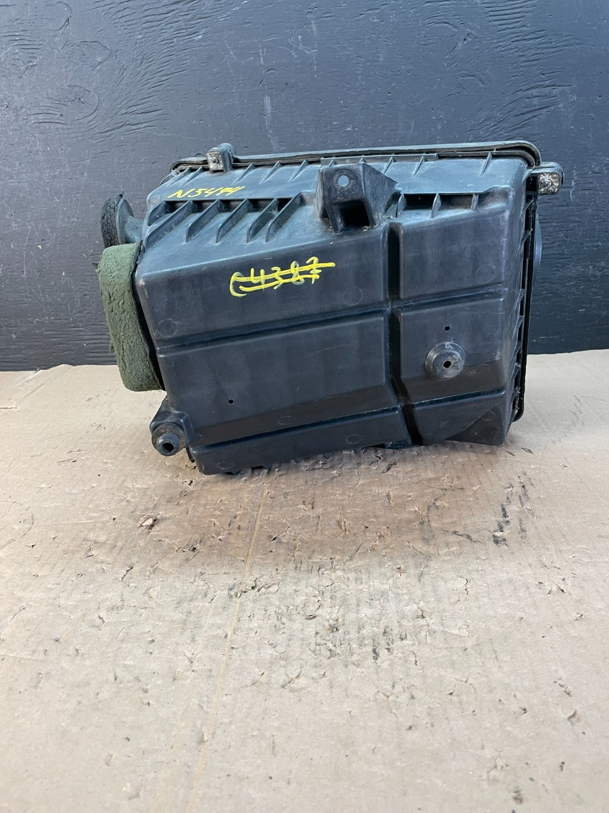 GM Air Cleaner Box Assembly 6061GXBG ad8275 DG0