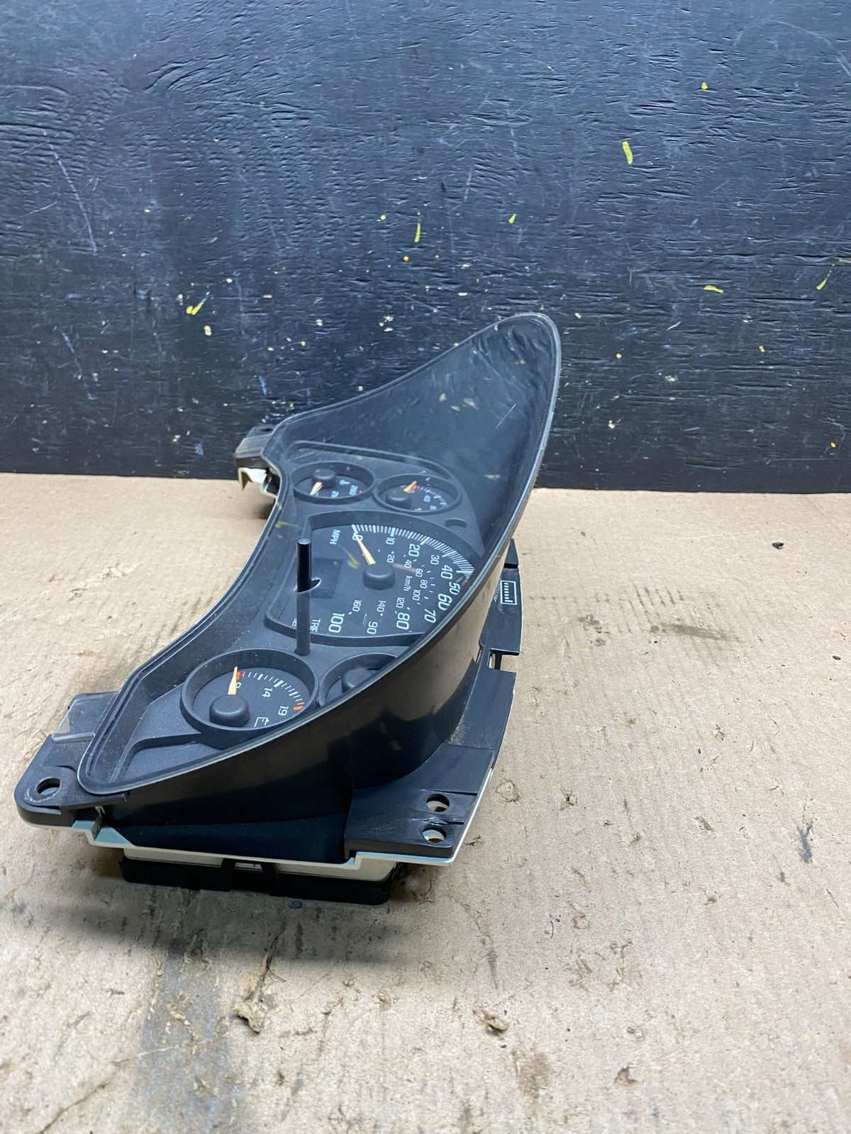 2004 to 2007 Chevrolet Express Speedometer Cluster Gauge OEM Q9321 DG3