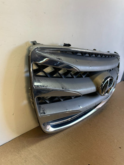 2010 to 2012 Hyundai Santa Fe Front Upper Grill Grille AH03582