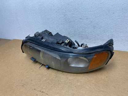 2001 2002 2003 2004 Volvo V70 XC70 Left Driver Side Headlight AD4708 DW1