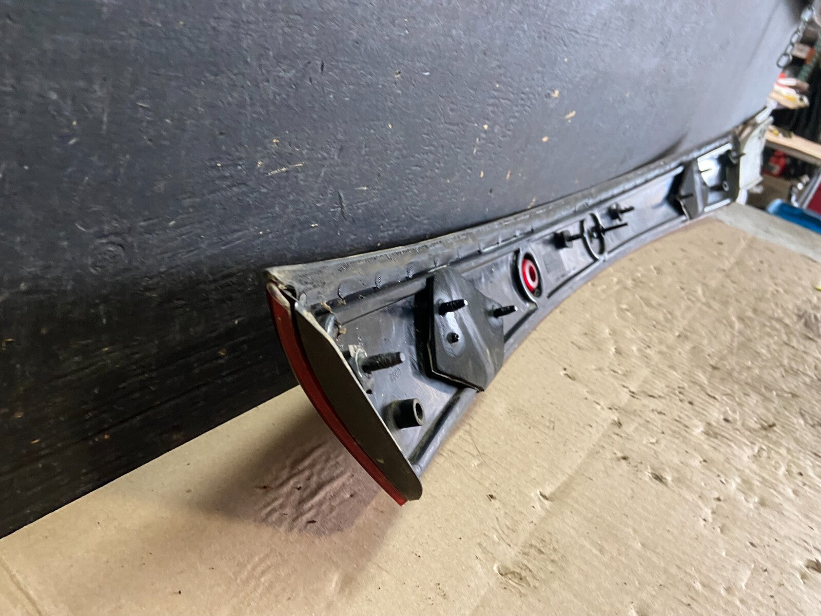 1997 1998 1999 Mercury Grand Marquis Trunk Lid Center Tail Light O0841 DG10