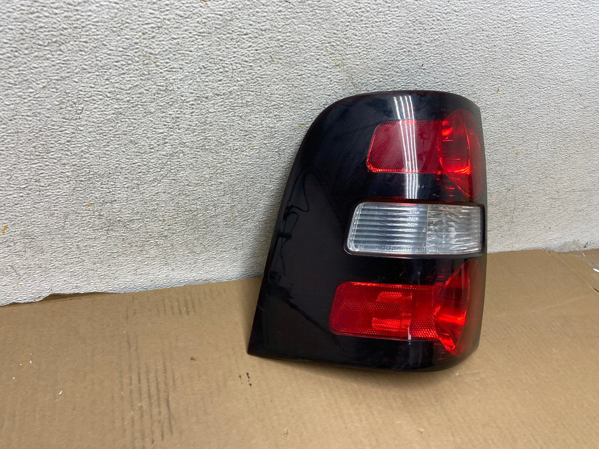 2006 to 2010 Ford Explorer Left Driver Lh Side Tail light AH2990 LK1